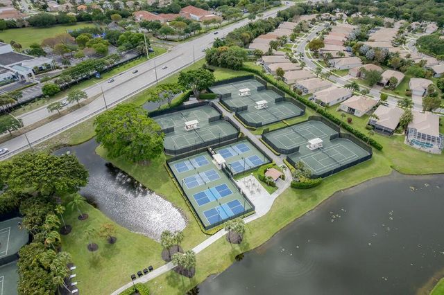 8050 Aberdeen Drive 202, Boynton Beach, FL 33472