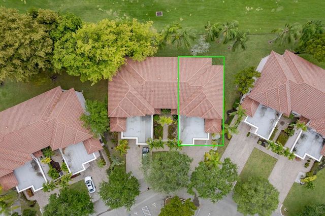 8050 Aberdeen Drive 202, Boynton Beach, FL 33472