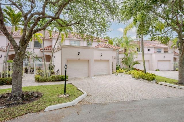 8050 Aberdeen Drive 202, Boynton Beach, FL 33472