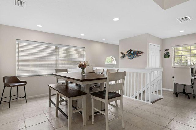 8050 Aberdeen Drive 202, Boynton Beach, FL 33472