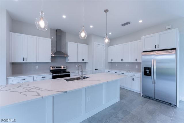 1625 SW 4th ST, Cape Coral, FL 33991