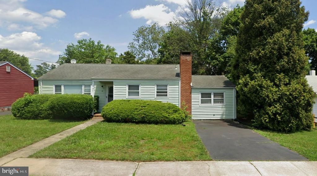 8 HILLSIDE AVE, Jamesburg, NJ 08831