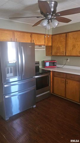 434 DEAN Court, Canton, IL 61520