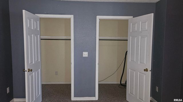 434 DEAN Court, Canton, IL 61520