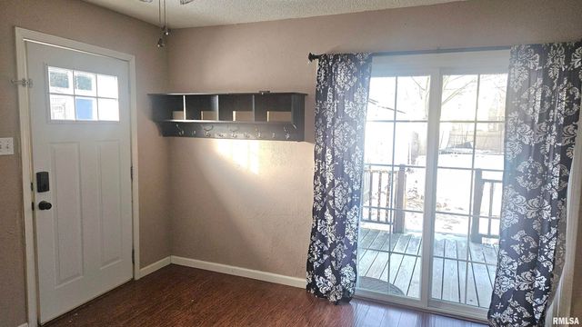 434 DEAN Court, Canton, IL 61520