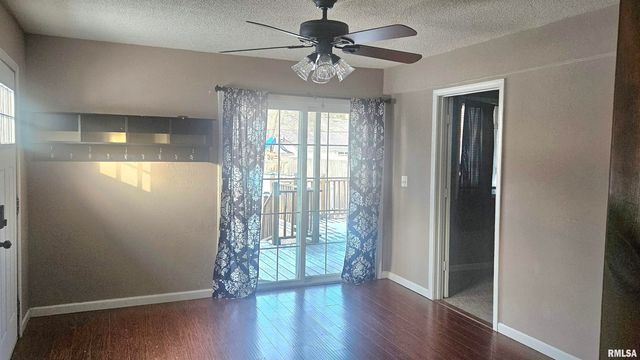 434 DEAN Court, Canton, IL 61520