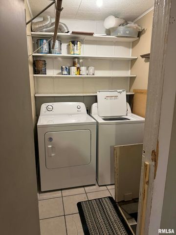 434 DEAN Court, Canton, IL 61520