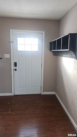 434 DEAN Court, Canton, IL 61520