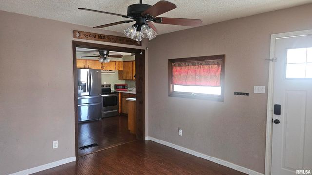 434 DEAN Court, Canton, IL 61520