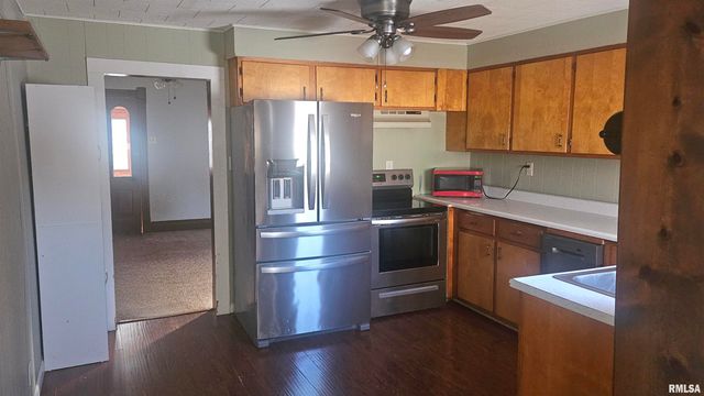 434 DEAN Court, Canton, IL 61520