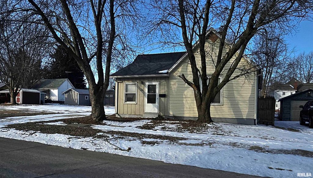 434 DEAN Court, Canton, IL 61520