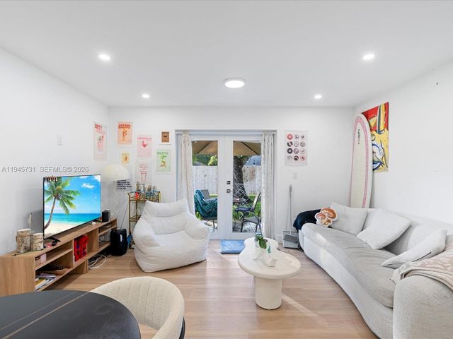 6510 SW 59th Pl, South Miami, FL 33143