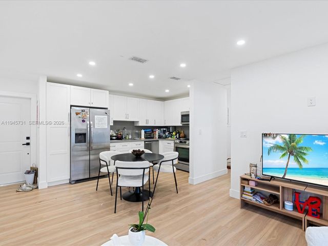 6510 SW 59th Pl, South Miami, FL 33143