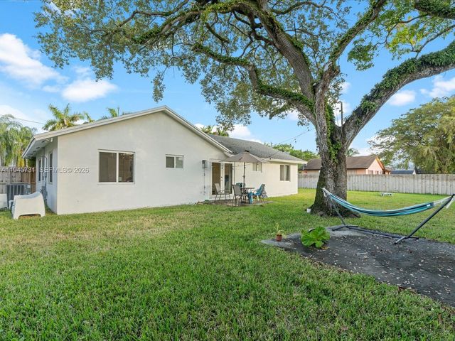 6510 SW 59th Pl, South Miami, FL 33143