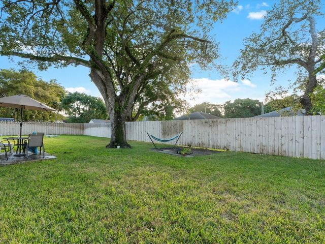 6510 SW 59th Pl, South Miami, FL 33143