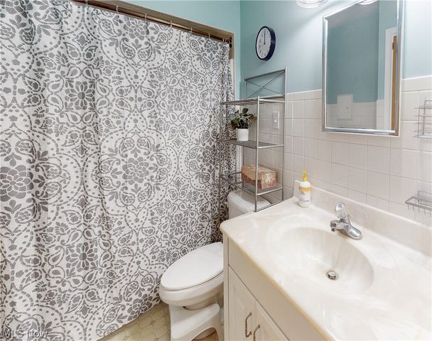 2504 17th Street, Cuyahoga Falls, OH 44223