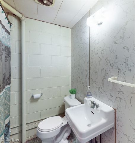 2504 17th Street, Cuyahoga Falls, OH 44223