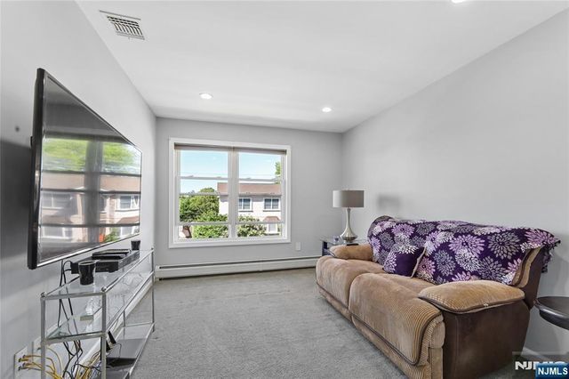 1 Veprek Lane, South Hackensack, NJ 07606