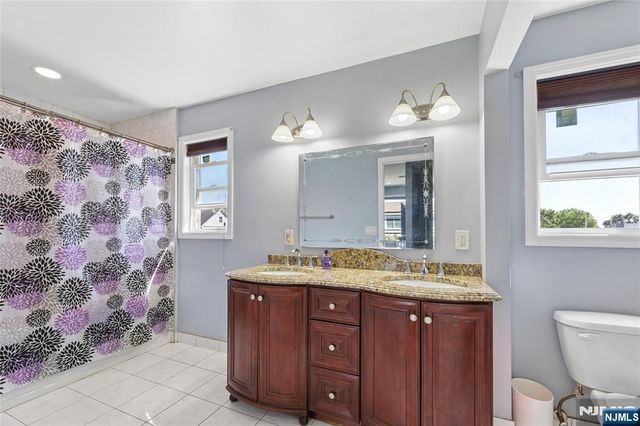 1 Veprek Lane, South Hackensack, NJ 07606