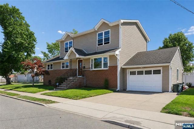 1 Veprek Lane, South Hackensack, NJ 07606