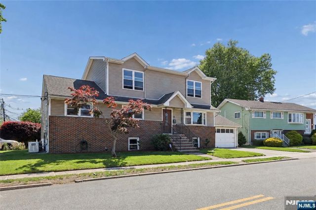 1 Veprek Lane, South Hackensack, NJ 07606