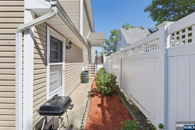 1 Veprek Lane, South Hackensack, NJ 07606