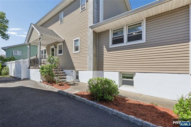1 Veprek Lane, South Hackensack, NJ 07606