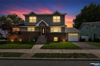 1 Veprek Lane, South Hackensack, NJ 07606