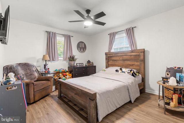 17 W CENTRAL AVE, Hammonton, NJ 08037