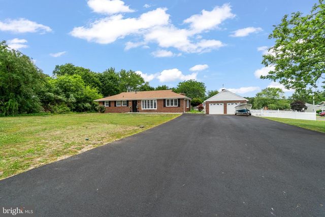 17 W CENTRAL AVE, Hammonton, NJ 08037