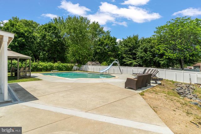 17 W CENTRAL AVE, Hammonton, NJ 08037