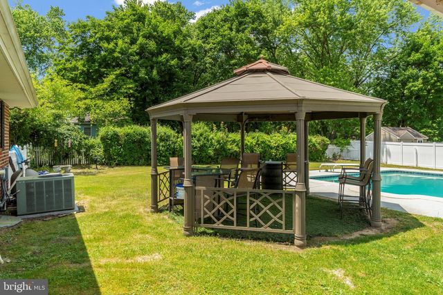 17 W CENTRAL AVE, Hammonton, NJ 08037