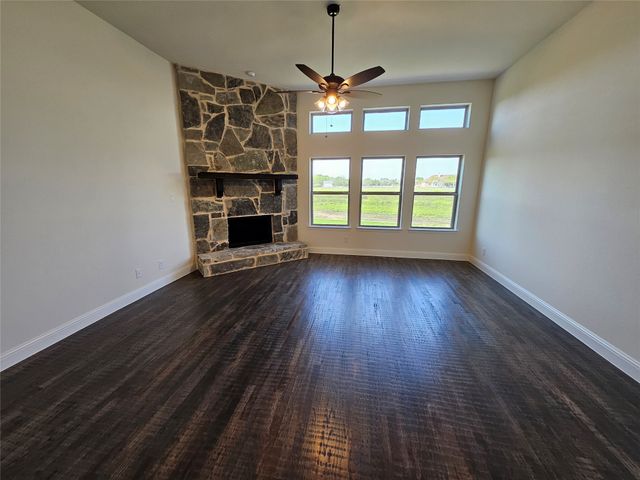 320 Magnolia Court, Trenton, TX 75490