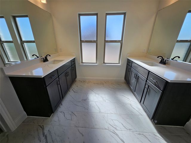 320 Magnolia Court, Trenton, TX 75490