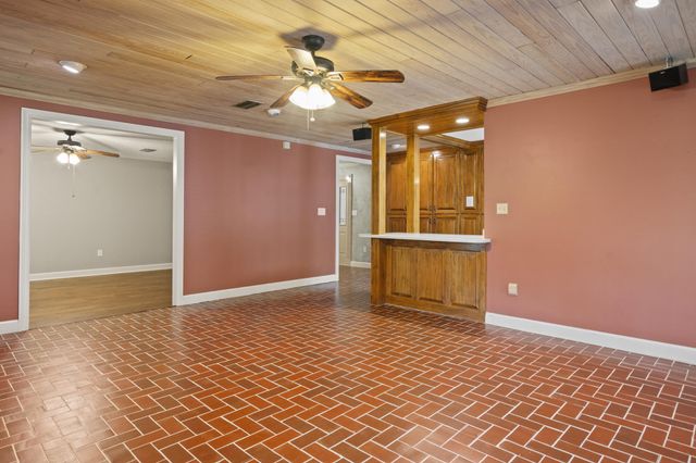 37 Windlass Dr., Hattiesburg, MS 39402