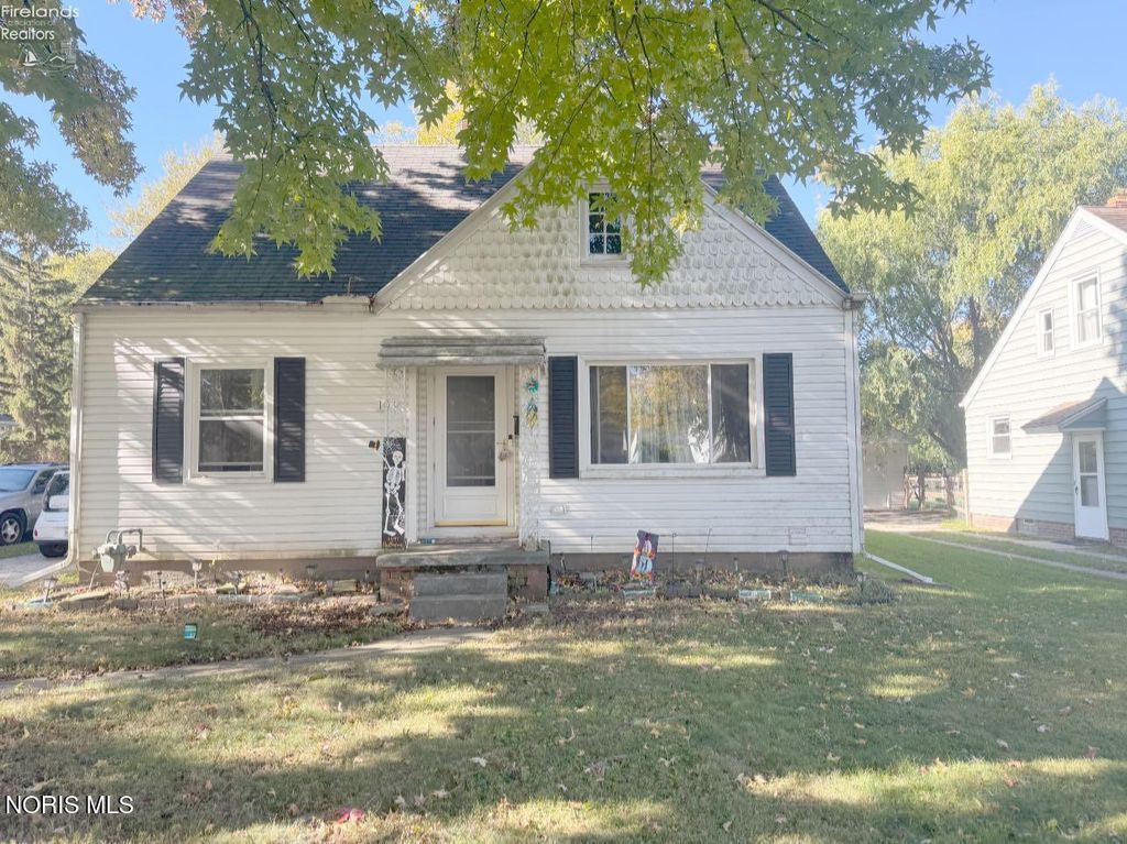 103 Birch Drive, Rossford, OH 43460