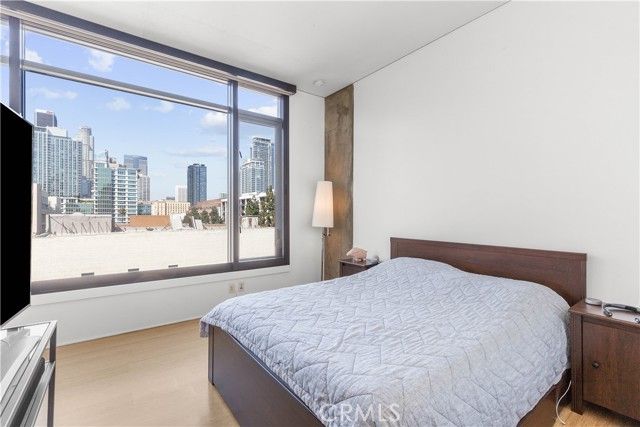 1111 S Grand 609, Los Angeles, CA 90015