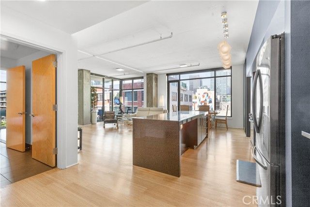 1111 S Grand 609, Los Angeles, CA 90015