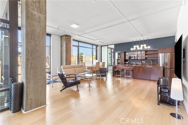 1111 S Grand 609, Los Angeles, CA 90015