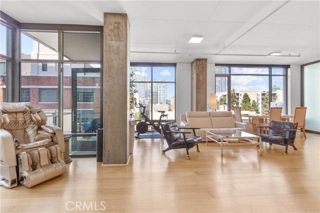 1111 S Grand 609, Los Angeles, CA 90015