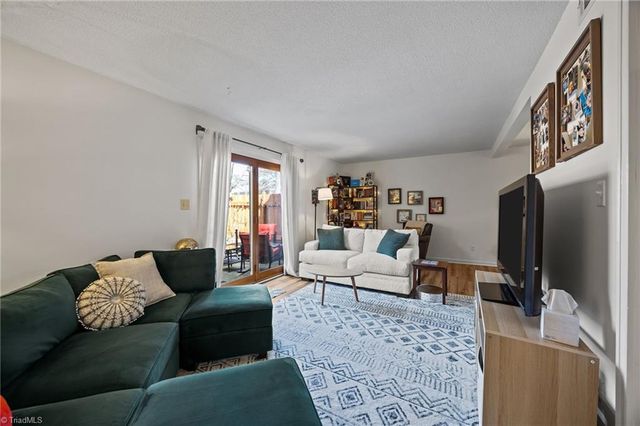 146 Charlestowne Circle, Winston-salem, NC 27103