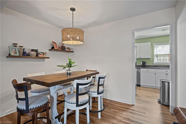 146 Charlestowne Circle, Winston-salem, NC 27103