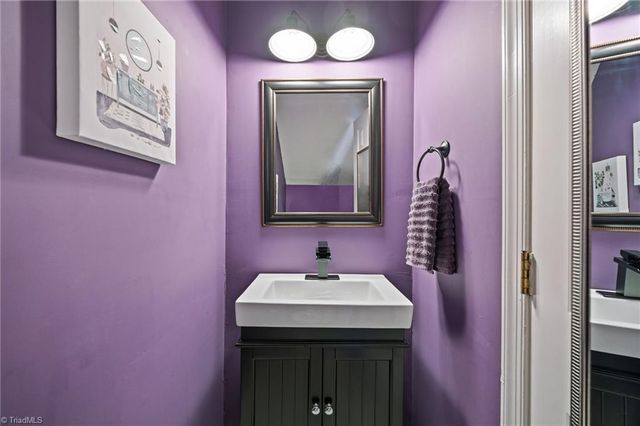 146 Charlestowne Circle, Winston-salem, NC 27103