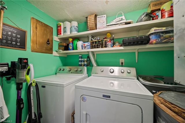 146 Charlestowne Circle, Winston-salem, NC 27103