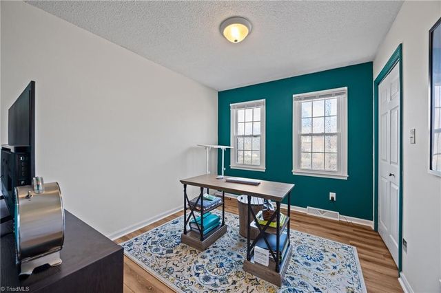 146 Charlestowne Circle, Winston-salem, NC 27103