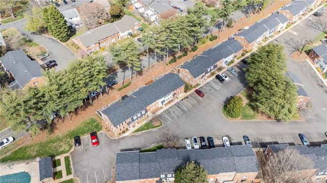 146 Charlestowne Circle, Winston-salem, NC 27103