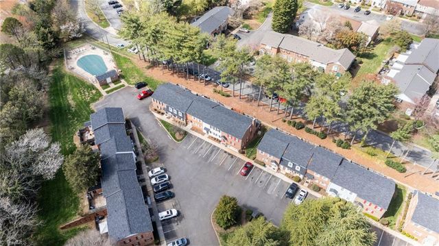 146 Charlestowne Circle, Winston-salem, NC 27103