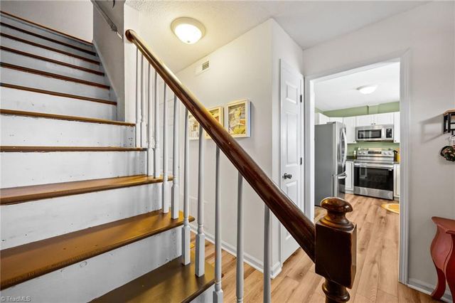 146 Charlestowne Circle, Winston-salem, NC 27103