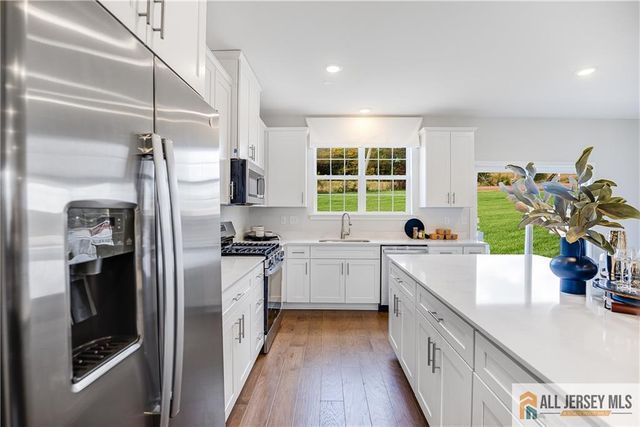 102 Fred Clark Drive, Pennington, NJ 08534