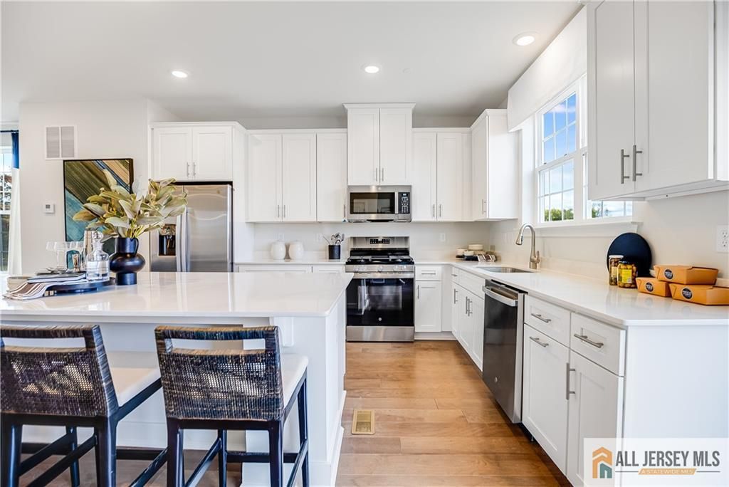 102 Fred Clark Drive, Pennington, NJ 08534